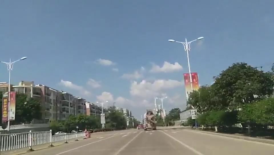 华可路灯