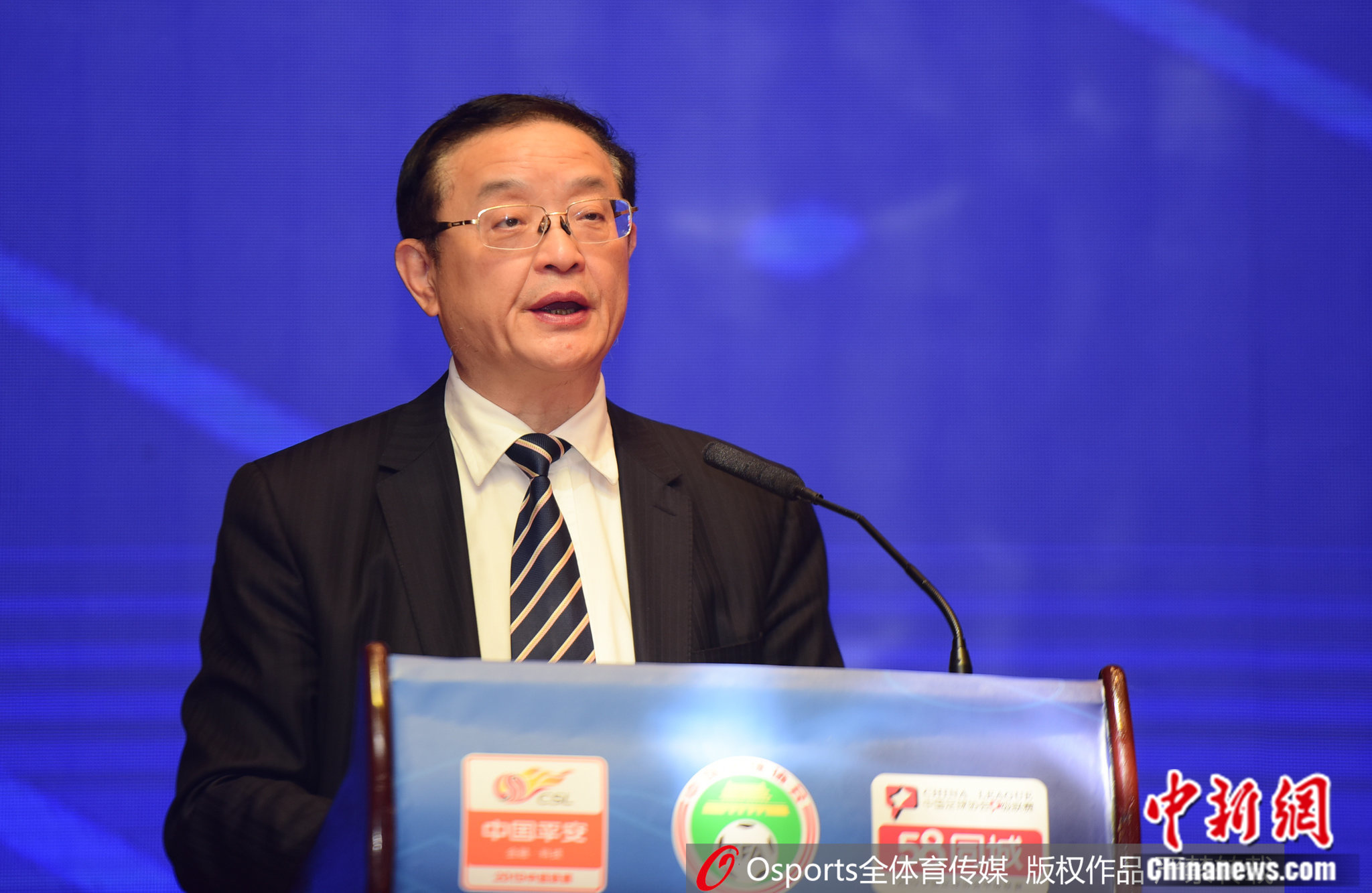 中国足球反腐风暴再掀波澜 退休官员李毓毅被查