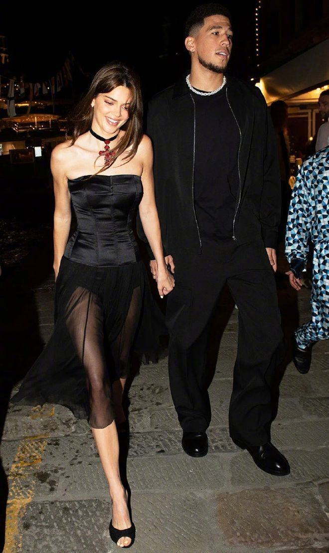 布克与詹娜社交媒体互动引复合猜测