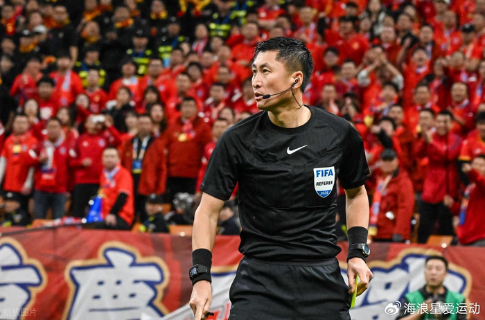 中国三位裁判入选2026世界杯初选 傅明或首度冲击