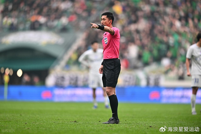 中国三位裁判入选2026世界杯初选 傅明或首度冲击