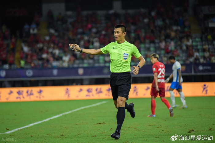 中国三位裁判入选2026世界杯初选 傅明或首度冲击